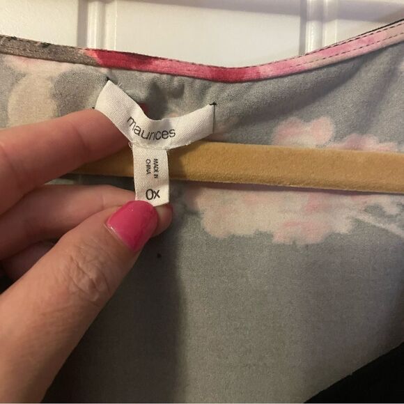 Maurice’s long sleeve floral top size 0X - Picture 3 of 3